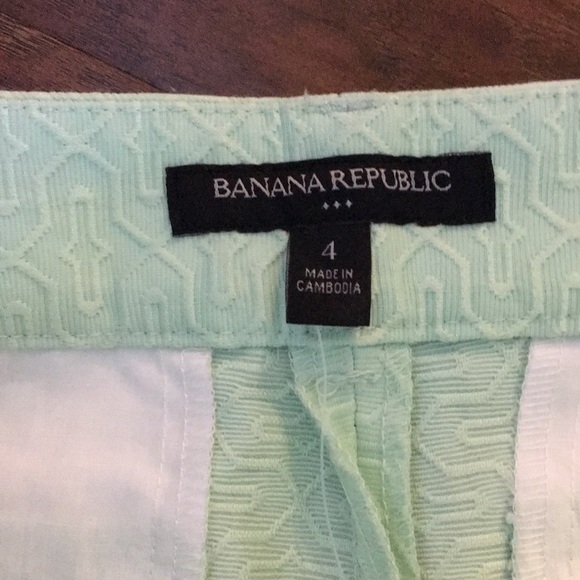 NEW Banana Republic Shorts - Picture 2 of 4